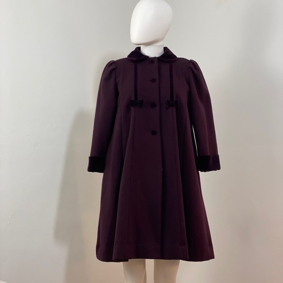 Vintage Rothschild Burgundy Coat with Bows. Dry Cleaned. - Picture 4 of 15